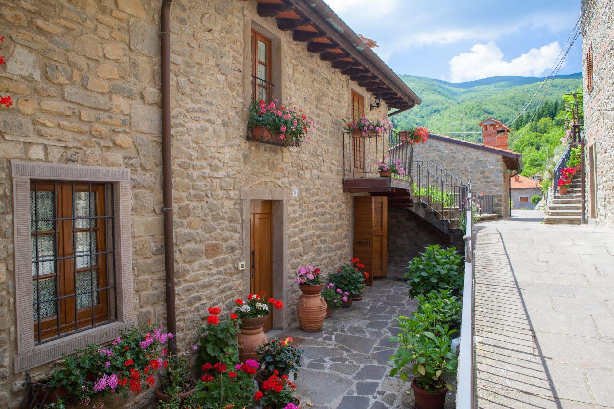 Borgo Dei Corsi Holiday House Reggiolo Ngoại thất bức ảnh
