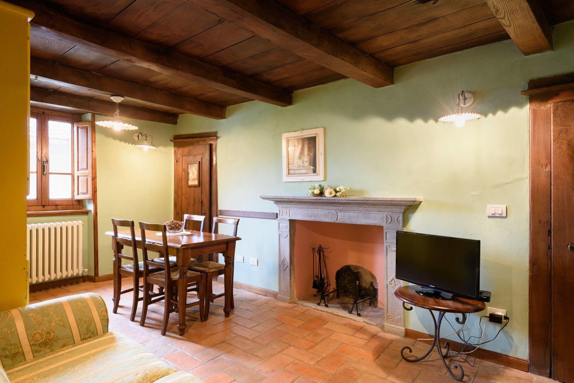 Borgo Dei Corsi Holiday House Reggiolo Ngoại thất bức ảnh