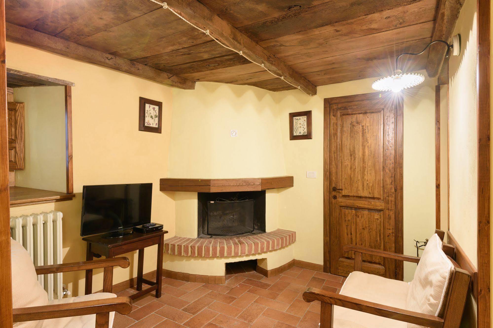 Borgo Dei Corsi Holiday House Reggiolo Ngoại thất bức ảnh
