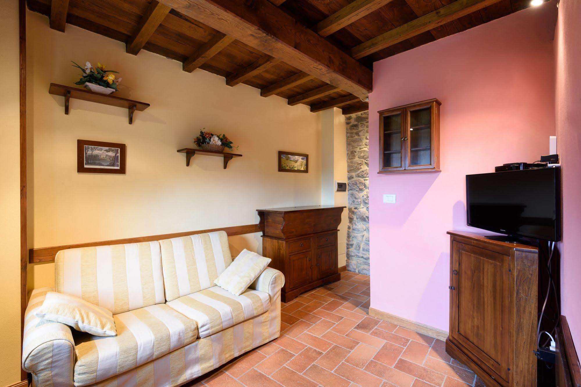 Borgo Dei Corsi Holiday House Reggiolo Ngoại thất bức ảnh
