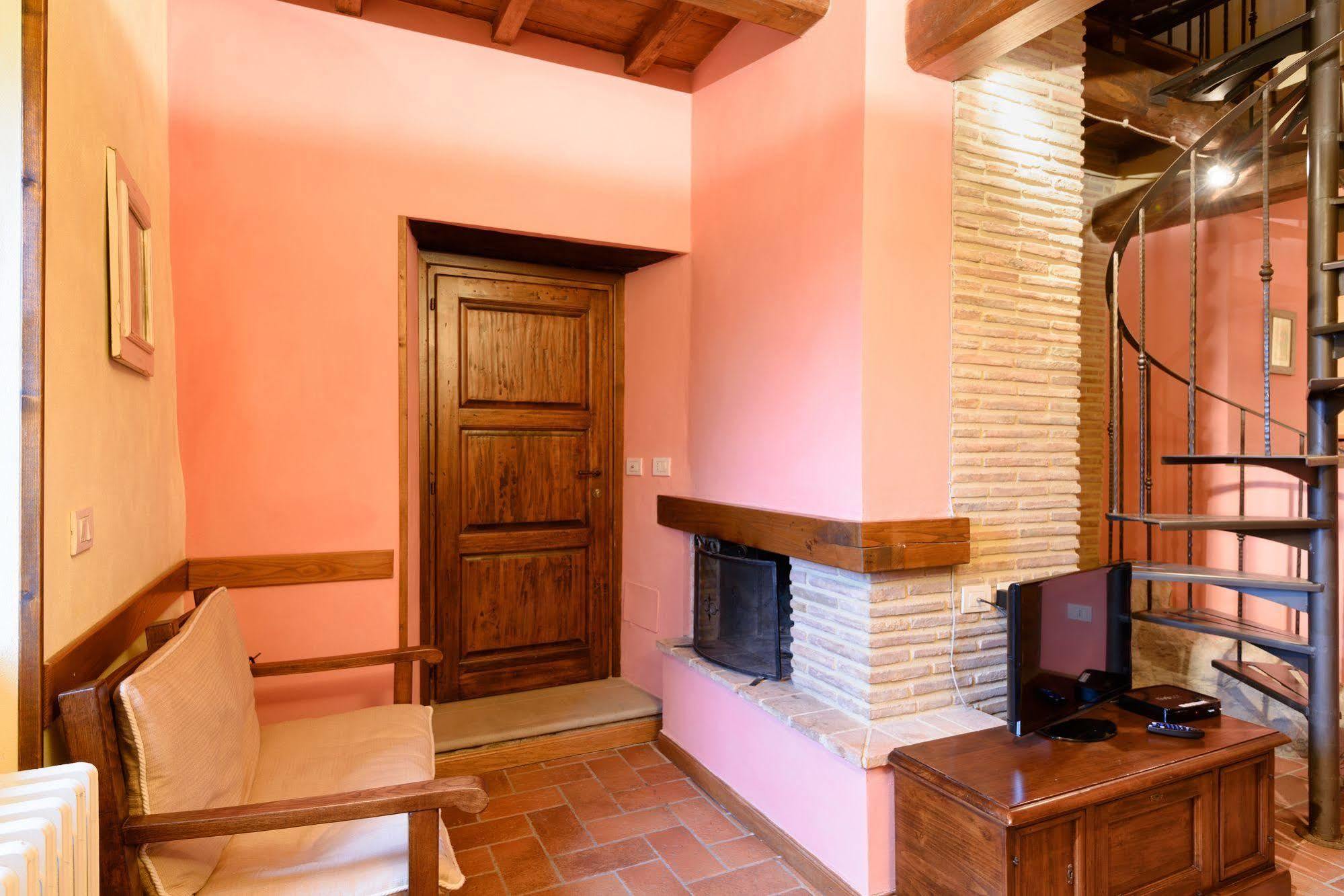 Borgo Dei Corsi Holiday House Reggiolo Ngoại thất bức ảnh